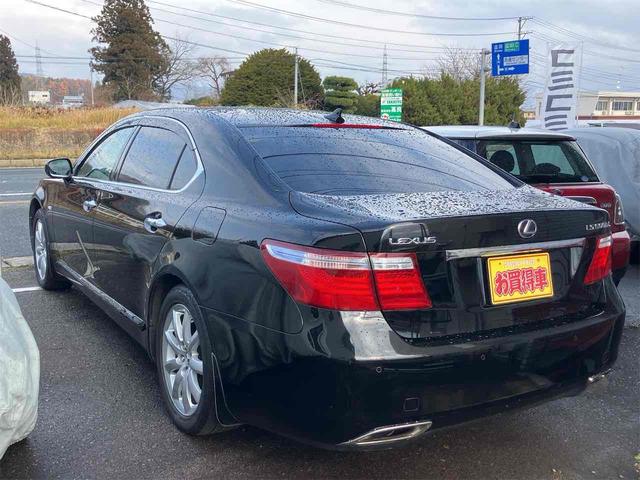 ＬＳ ＬＳ６００ｈＬ　車検２年付　４ＷＤ　ＥＴＣ　クリアランスソナー　オートクルーズコントロール　衝突被害軽減システム　バックカメラ　ナビ　アルミホイール　オートライト　ＬＥＤヘッドランプ　サンルーフ　シートエアコン（16枚目）