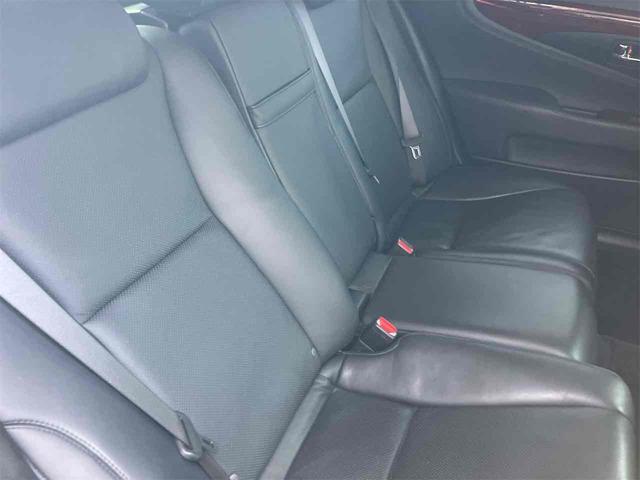 ＬＳ ＬＳ６００ｈＬ　車検２年付　４ＷＤ　ＥＴＣ　クリアランスソナー　オートクルーズコントロール　衝突被害軽減システム　バックカメラ　ナビ　アルミホイール　オートライト　ＬＥＤヘッドランプ　サンルーフ　シートエアコン（40枚目）