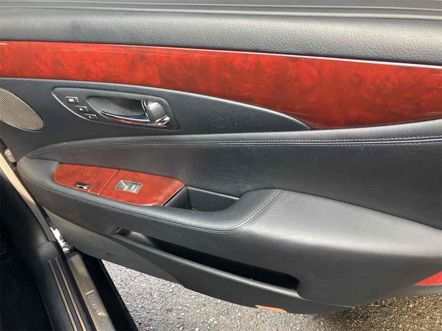 ＬＳ ＬＳ６００ｈＬ　車検２年付　４ＷＤ　ＥＴＣ　クリアランスソナー　オートクルーズコントロール　衝突被害軽減システム　バックカメラ　ナビ　アルミホイール　オートライト　ＬＥＤヘッドランプ　サンルーフ　シートエアコン（41枚目）