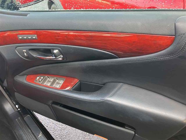 ＬＳ ＬＳ６００ｈＬ　車検２年付　４ＷＤ　ＥＴＣ　クリアランスソナー　オートクルーズコントロール　衝突被害軽減システム　バックカメラ　ナビ　アルミホイール　オートライト　ＬＥＤヘッドランプ　サンルーフ　シートエアコン（45枚目）