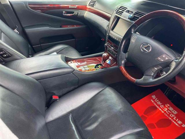 ＬＳ ＬＳ６００ｈＬ　車検２年付　４ＷＤ　ＥＴＣ　クリアランスソナー　オートクルーズコントロール　衝突被害軽減システム　バックカメラ　ナビ　アルミホイール　オートライト　ＬＥＤヘッドランプ　サンルーフ　シートエアコン（47枚目）