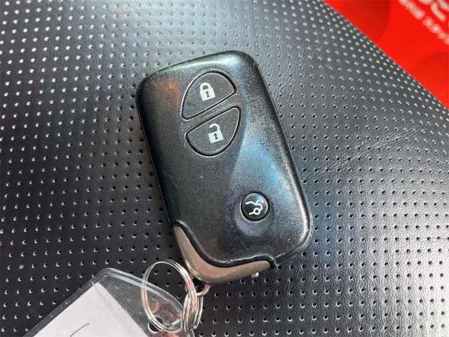 ＬＳ ＬＳ６００ｈＬ　車検２年付　４ＷＤ　ＥＴＣ　クリアランスソナー　オートクルーズコントロール　衝突被害軽減システム　バックカメラ　ナビ　アルミホイール　オートライト　ＬＥＤヘッドランプ　サンルーフ　シートエアコン（48枚目）