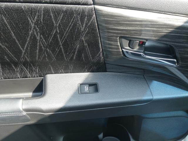 オデッセイ アブソルート・ＥＸアドバンス　ガソリン　４ＷＤ　８人乗り　ホンダセンシング　ナビ　ルーフモニター　両側電動スライド（21枚目）