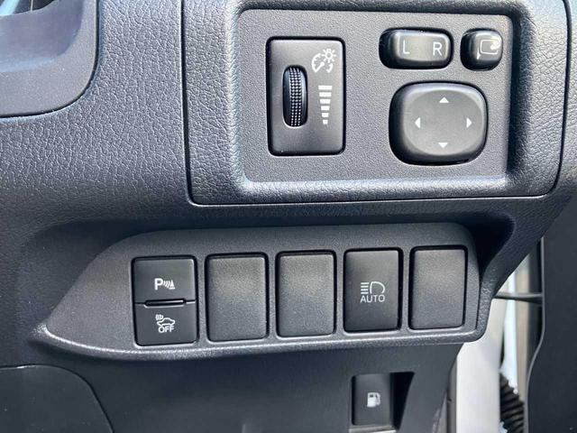 ＣＴ ＣＴ２００ｈ　Ｆスポーツ　ブラックルーフツートン　純正ナビ＆ＴＶ　バックカメラ　ブルーレイ　軽減ブレーキ　ＬＥＤライト　パワーシート　ＥＴＣ２．０　シートヒーター　ステアリングリモコン　クルーズコントロール（21枚目）