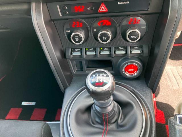 ＢＲＺ ｔＳ　１００台限定色　６速マニュアル　専用レカロシート　ナビ＆ＴＶ　バックカメラ　ＥＴＣ　クルーズコントロール　スペアキー　保証書取説（18枚目）