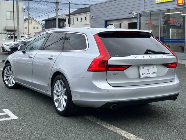 Ｖ９０ Ｔ５　モメンタム　メーカーナビ／フルセグＴＶ／全方位カメラ／レザーシート／パワーシート／パワーバックドア／衝突軽減ブレーキ／シートヒーター／フロントフォグランプ／リヤフォグランプ／ＥＴＣ／（35枚目）