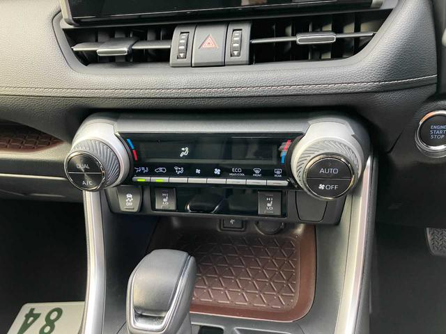 ＲＡＶ４ Ｇ　ワンオーナー　寒冷地仕様　全方位モニター　シートヒーター　ステアリングヒーター　パワーシート　ＥＴＣ　ステアリングリモコン　クルコン　軽減ブレーキ　ＢＳＭ　ドラレコ前後　パワーバックドア（4枚目）