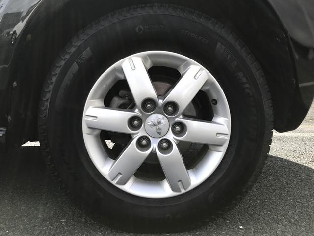パジェロ 　純正ナビ、バックカメラ、フリップダウンモニター、　シートヒーター、パワーシート、ディスチャージヘッドライト純正アルミ、ラリーアートマフラー（28枚目）