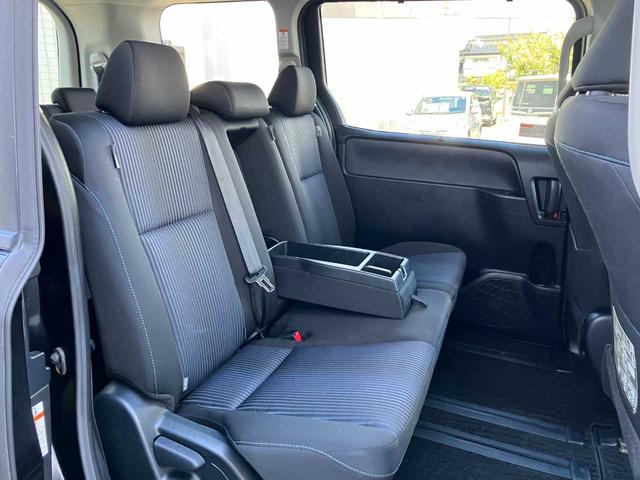ヴォクシー ＺＳ　４ＷＤ／アルパインナビ／フルセグＴＶ／バックカメラ／Ｂｌｕｅｔｏｏｔｈ／アルパインフリップダウンモニター／両側スライド／片側電動スライドドア／ＬＥＤヘッドライト／フォグランプ／ＥＴＣ／横滑り防止／（12枚目）