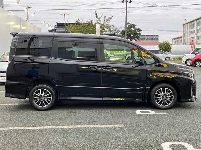 ヴォクシー ＺＳ　４ＷＤ／アルパインナビ／フルセグＴＶ／バックカメラ／Ｂｌｕｅｔｏｏｔｈ／アルパインフリップダウンモニター／両側スライド／片側電動スライドドア／ＬＥＤヘッドライト／フォグランプ／ＥＴＣ／横滑り防止／（17枚目）