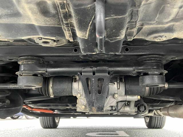 ヴェゼル ハイブリッドＸ・ホンダセンシング　ワンオーナー／４ＷＤ／衝突軽減ブレーキ／純正ナビ／フルセグＴＶ／バックカメラ／クルーズコントロール／パドルシフト／ＥＴＣ／車線逸脱／純正オプショングリル／シートヒーター／（3枚目）