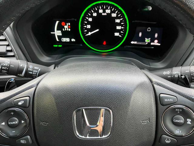 ヴェゼル ハイブリッドＸ・ホンダセンシング　ワンオーナー／４ＷＤ／衝突軽減ブレーキ／純正ナビ／フルセグＴＶ／バックカメラ／クルーズコントロール／パドルシフト／ＥＴＣ／車線逸脱／純正オプショングリル／シートヒーター／（10枚目）