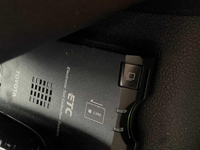 プリウス Ｓセーフティプラス　４ＷＤ寒冷地仕様　フロントフォグ／リヤフォグ／ナビ／ＴＶ／バックカメラ／ドライブレコーダー前後／クルーズコントロール／ＥＴＣ／フロントガラス熱線／オートライト／シンプルインテリジェントパーキングアシスト／全塗装（21枚目）