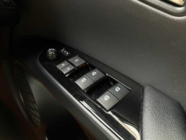 プリウス Ｓセーフティプラス　４ＷＤ寒冷地仕様　フロントフォグ／リヤフォグ／ナビ／ＴＶ／バックカメラ／ドライブレコーダー前後／クルーズコントロール／ＥＴＣ／フロントガラス熱線／オートライト／シンプルインテリジェントパーキングアシスト／全塗装（24枚目）