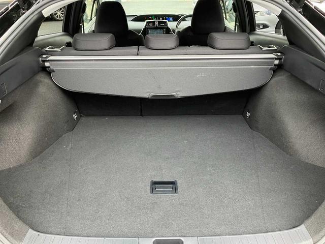 プリウス Ｓセーフティプラス　４ＷＤ寒冷地仕様　フロントフォグ／リヤフォグ／ナビ／ＴＶ／バックカメラ／ドライブレコーダー前後／クルーズコントロール／ＥＴＣ／フロントガラス熱線／オートライト／シンプルインテリジェントパーキングアシスト／全塗装（26枚目）