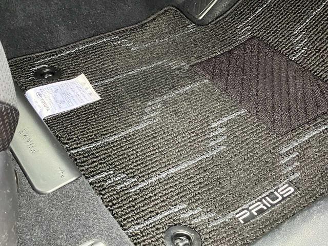 プリウス Ｓセーフティプラス　４ＷＤ寒冷地仕様　フロントフォグ／リヤフォグ／ナビ／ＴＶ／バックカメラ／ドライブレコーダー前後／クルーズコントロール／ＥＴＣ／フロントガラス熱線／オートライト／シンプルインテリジェントパーキングアシスト／全塗装（31枚目）