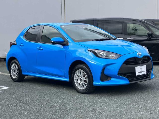 ヤリス Ｇ　４ＷＤ　ワンオーナー　全方位モニター　ＬＥＤライト　オートライト・ハイビーム　軽減ブレーキ　ドライブレコーダー前後　ステリモ　クルコン　２０２５年製夏タイヤ　フロントガラス熱線（4枚目）