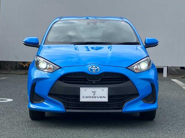 ヤリス Ｇ　４ＷＤ　ワンオーナー　全方位モニター　ＬＥＤライト　オートライト・ハイビーム　軽減ブレーキ　ドライブレコーダー前後　ステリモ　クルコン　２０２５年製夏タイヤ　フロントガラス熱線（5枚目）