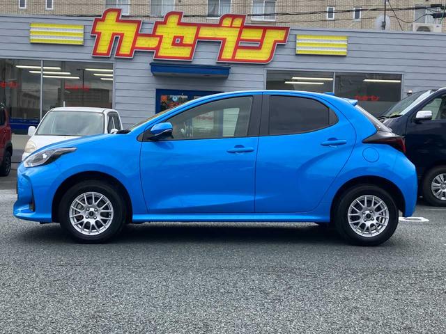 ヤリス Ｇ　４ＷＤ　ワンオーナー　全方位モニター　ＬＥＤライト　オートライト・ハイビーム　軽減ブレーキ　ドライブレコーダー前後　ステリモ　クルコン　２０２５年製夏タイヤ　フロントガラス熱線（7枚目）