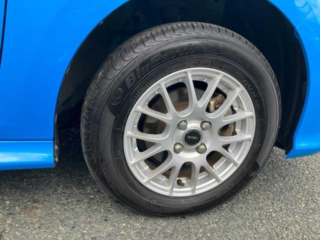 ヤリス Ｇ　４ＷＤ　ワンオーナー　全方位モニター　ＬＥＤライト　オートライト・ハイビーム　軽減ブレーキ　ドライブレコーダー前後　ステリモ　クルコン　２０２５年製夏タイヤ　フロントガラス熱線（11枚目）