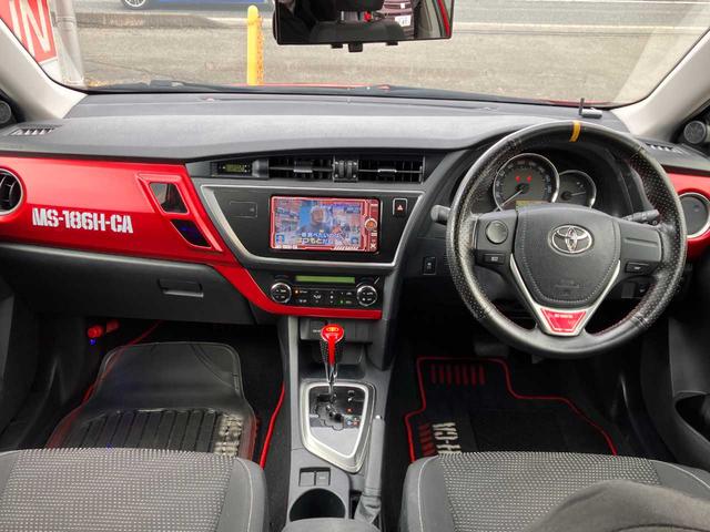 オーリス １８０Ｇ　シャア専用／専用ナビＷ６２Ｇ／Ｂｌｕｅｔｏｏｔｈ／フルセグＴＶ／ＤＶＤ再生／バックカメラ／横滑り防止／フロントガラス熱線／サイドミラーヒーター／ユピテルエンジンスターター／オートライト／ＬＥＤライト（2枚目）