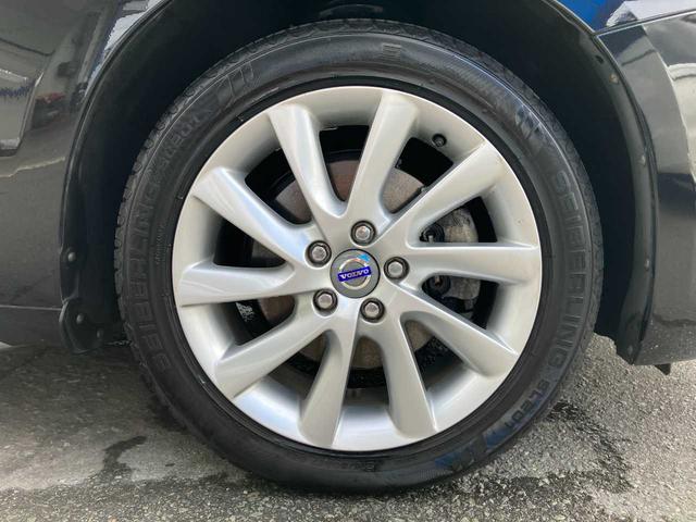 Ｖ６０ Ｔ５　ＳＥ　黒革シート／前席パワーシート／衝突軽減ブレーキ／ＢＬＩＳ／車線逸脱警報／アイドリングストップ／オートライト／フォグランプ／パーキングソナー／純正ナビ／ＴＶ／Ｂｌｕｅｔｏｏｔｈ／バックカメラ／クルコン（64枚目）