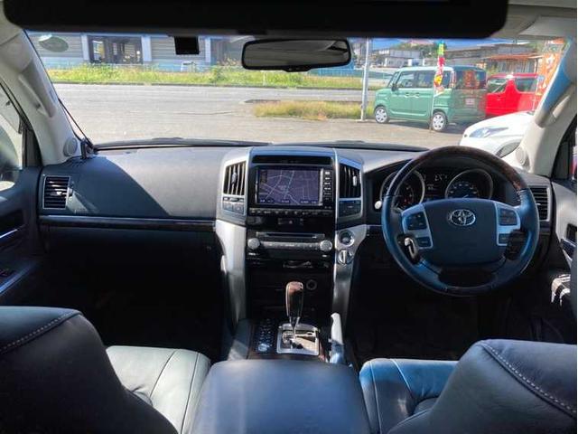 ランドクルーザー ＺＸ　ＷＡＬＤエアロ／マフラ／ＷＡＬＤ２０インチＬＳ／サンルーフ／黒革／ナビ／フルセグ／Ｂｌｕｅｔｏｏｔｈ／ＤＶＤ／フリップダウン／Ｂカメラ／シートヒーター＆クーラ／リアシートヒータ／フロント＆リアフォグ（2枚目）