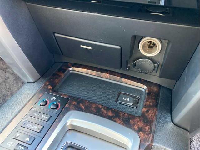 ランドクルーザー ＺＸ　ＷＡＬＤエアロ／マフラ／ＷＡＬＤ２０インチＬＳ／サンルーフ／黒革／ナビ／フルセグ／Ｂｌｕｅｔｏｏｔｈ／ＤＶＤ／フリップダウン／Ｂカメラ／シートヒーター＆クーラ／リアシートヒータ／フロント＆リアフォグ（26枚目）
