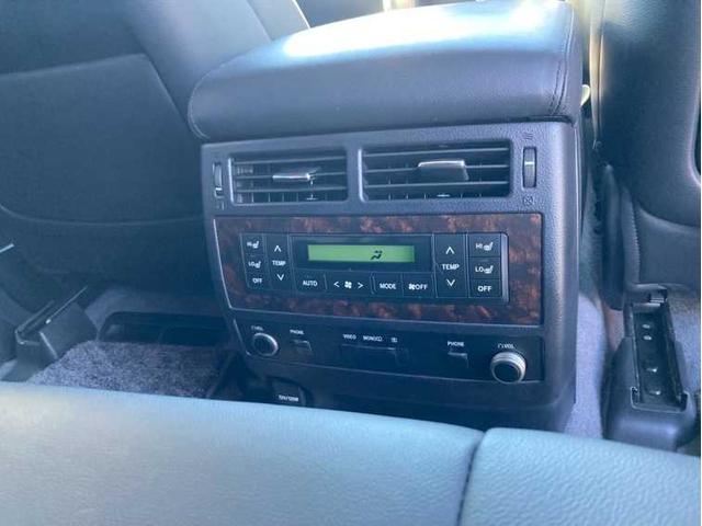 ランドクルーザー ＺＸ　ＷＡＬＤエアロ／マフラ／ＷＡＬＤ２０インチＬＳ／サンルーフ／黒革／ナビ／フルセグ／Ｂｌｕｅｔｏｏｔｈ／ＤＶＤ／フリップダウン／Ｂカメラ／シートヒーター＆クーラ／リアシートヒータ／フロント＆リアフォグ（39枚目）
