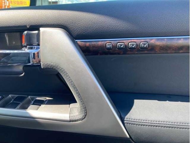 ランドクルーザー ＺＸ　ＷＡＬＤエアロ／マフラ／ＷＡＬＤ２０インチＬＳ／サンルーフ／黒革／ナビ／フルセグ／Ｂｌｕｅｔｏｏｔｈ／ＤＶＤ／フリップダウン／Ｂカメラ／シートヒーター＆クーラ／リアシートヒータ／フロント＆リアフォグ（46枚目）