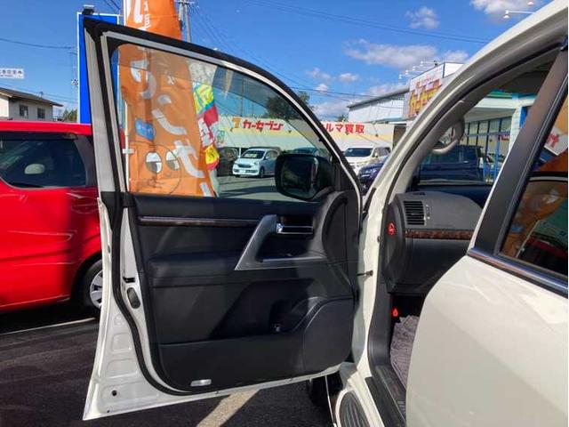 ランドクルーザー ＺＸ　ＷＡＬＤエアロ／マフラ／ＷＡＬＤ２０インチＬＳ／サンルーフ／黒革／ナビ／フルセグ／Ｂｌｕｅｔｏｏｔｈ／ＤＶＤ／フリップダウン／Ｂカメラ／シートヒーター＆クーラ／リアシートヒータ／フロント＆リアフォグ（67枚目）