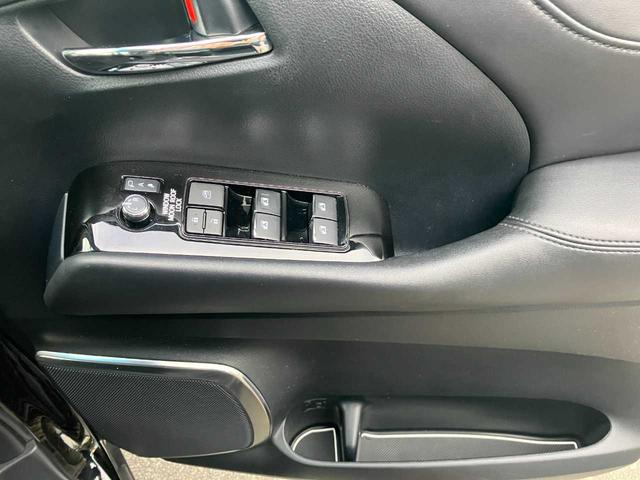 アルファードハイブリッド SR Cパッケージ 寒冷地仕様/4WD/TRDエアロ/衝突軽減/エンジンスターター/アルパインナビ/フルセグTV/Bluetooth/DVD再生/フリップダウンモニタ/バックカメラ/ステアリングヒータ/シートヒータ&クー(32枚目)