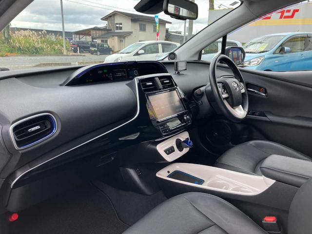 プリウス Aプレミアム ツーリングセレクション 4WD/衝突軽減ブレーキ/横滑防止/BSM/寒冷地/フロントガラス熱線/リアフォグ/エンスタ/黒革シート/HUD/クルコン/ナビ/フルセグTV/Bluetooth/DVD/Bカメラ/ドラレコ/ETC/(57枚目)
