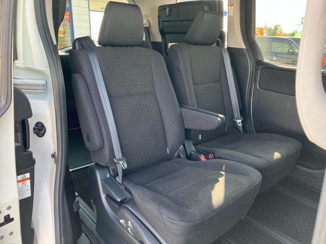 ヴォクシー ハイブリッドV 両側パワースライドドア/モデリスタエアロ/横滑防止/おくだけ充電/リアヒーター/ナビ/Bluetooth/DVD再生/バックカメラ/前席シートヒーター/ビルトインETC/オート電動格納サイドミラー(41枚目)