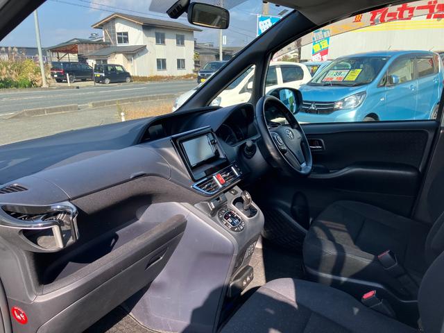 ヴォクシー ハイブリッドV 両側パワースライドドア/モデリスタエアロ/横滑防止/おくだけ充電/リアヒーター/ナビ/Bluetooth/DVD再生/バックカメラ/前席シートヒーター/ビルトインETC/オート電動格納サイドミラー(46枚目)