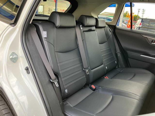 ＲＡＶ４ ハイブリッドＧ　ハイブリッド４ＷＤ／モデリスタ／レザー／１オーナ／ＢＳＭ／寒冷地／フロントガラス熱線／リアフォグ／衝突軽減／横滑防止／前席シートヒータ／自動バックドア／ナビ／フルセグ／ブルートゥース／ＤＶＤ／Ｂカメラ（36枚目）