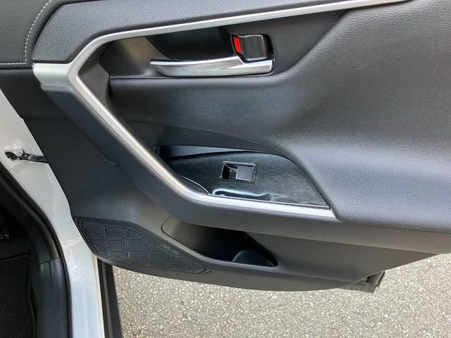 ＲＡＶ４ ハイブリッドＧ　ハイブリッド４ＷＤ／モデリスタ／レザー／１オーナ／ＢＳＭ／寒冷地／フロントガラス熱線／リアフォグ／衝突軽減／横滑防止／前席シートヒータ／自動バックドア／ナビ／フルセグ／ブルートゥース／ＤＶＤ／Ｂカメラ（41枚目）