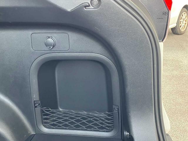 ＲＡＶ４ ハイブリッドＧ　ハイブリッド４ＷＤ／モデリスタ／レザー／１オーナ／ＢＳＭ／寒冷地／フロントガラス熱線／リアフォグ／衝突軽減／横滑防止／前席シートヒータ／自動バックドア／ナビ／フルセグ／ブルートゥース／ＤＶＤ／Ｂカメラ（46枚目）
