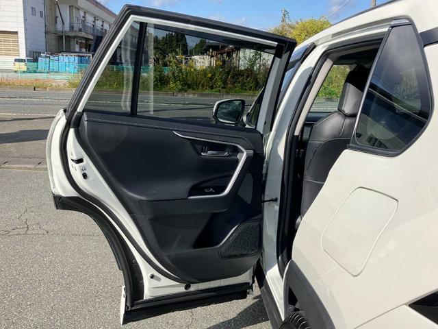 ＲＡＶ４ ハイブリッドＧ　ハイブリッド４ＷＤ／モデリスタ／レザー／１オーナ／ＢＳＭ／寒冷地／フロントガラス熱線／リアフォグ／衝突軽減／横滑防止／前席シートヒータ／自動バックドア／ナビ／フルセグ／ブルートゥース／ＤＶＤ／Ｂカメラ（55枚目）