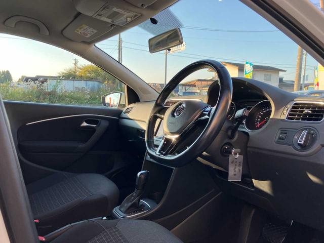 ポロ TSIコンフォートライン 横滑防止/ディスプレイオーディオ/ETC/ブルートゥース/AUX/USB/アイドリングストップ/カーテン&サイドエアバック/社外15インチアルミホイール(21枚目)