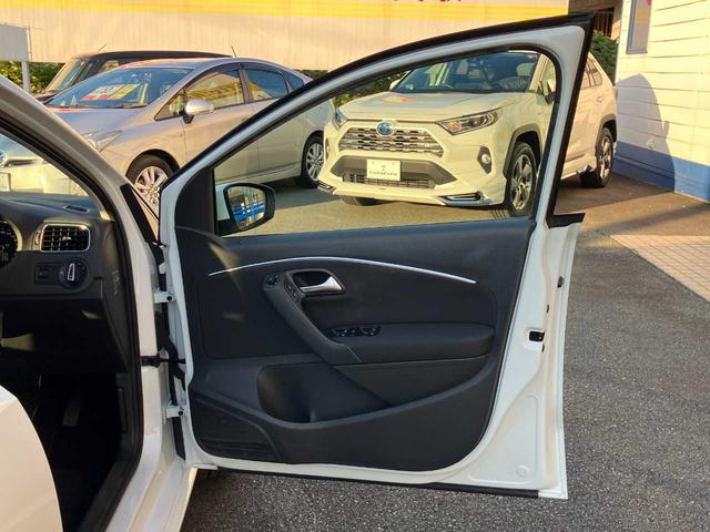 ポロ TSIコンフォートライン 横滑防止/ディスプレイオーディオ/ETC/ブルートゥース/AUX/USB/アイドリングストップ/カーテン&サイドエアバック/社外15インチアルミホイール(25枚目)