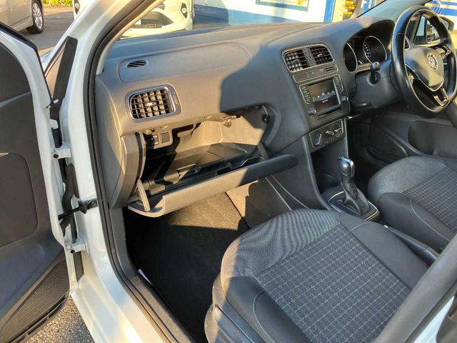 ポロ TSIコンフォートライン 横滑防止/ディスプレイオーディオ/ETC/ブルートゥース/AUX/USB/アイドリングストップ/カーテン&サイドエアバック/社外15インチアルミホイール(37枚目)