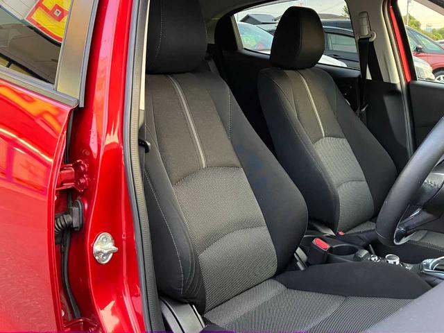 デミオ １３Ｓツーリング　４ＷＤ／衝突軽減ブレーキ／横滑防止／純正エンジンスターター／前席シートヒーター／ナビ／フルセグＴＶ／ブルートゥース／ＤＶＤ再生／バックカメラ／オート電動格納サイドミラー／オートライト／アイドリングス（28枚目）