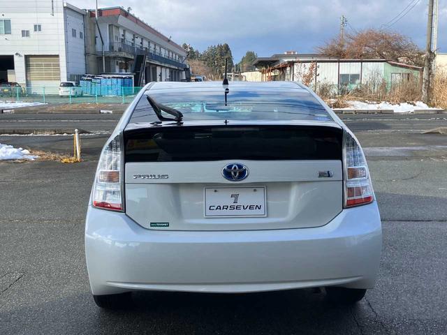 プリウス Ｓ　ワンオーナー／横滑り防止／寒冷地仕様／フロントガラス熱線／リアフォグランプ／フロントフォグランプ／純正１５インチアルミホイール（5枚目）