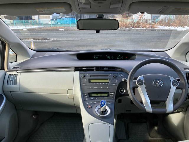 プリウス Ｓ　ワンオーナー／横滑り防止／寒冷地仕様／フロントガラス熱線／リアフォグランプ／フロントフォグランプ／純正１５インチアルミホイール（11枚目）