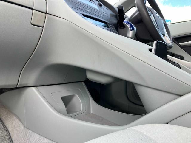 プリウス Ｓ　ワンオーナー／横滑り防止／寒冷地仕様／フロントガラス熱線／リアフォグランプ／フロントフォグランプ／純正１５インチアルミホイール（21枚目）