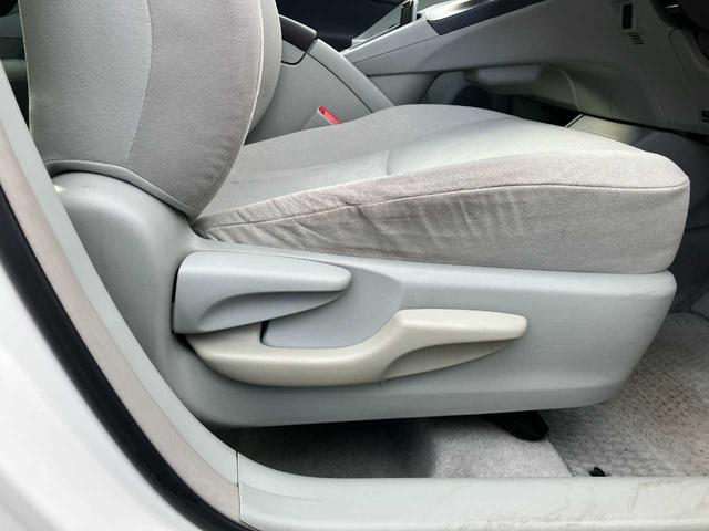 プリウス Ｓ　ワンオーナー／横滑り防止／寒冷地仕様／フロントガラス熱線／リアフォグランプ／フロントフォグランプ／純正１５インチアルミホイール（28枚目）