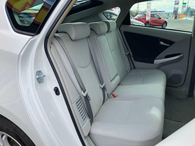 プリウス Ｓ　ワンオーナー／横滑り防止／寒冷地仕様／フロントガラス熱線／リアフォグランプ／フロントフォグランプ／純正１５インチアルミホイール（33枚目）