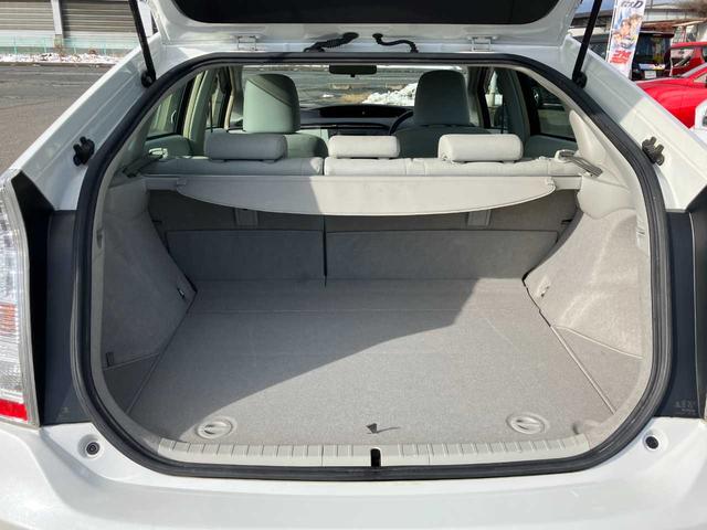 プリウス Ｓ　ワンオーナー／横滑り防止／寒冷地仕様／フロントガラス熱線／リアフォグランプ／フロントフォグランプ／純正１５インチアルミホイール（36枚目）