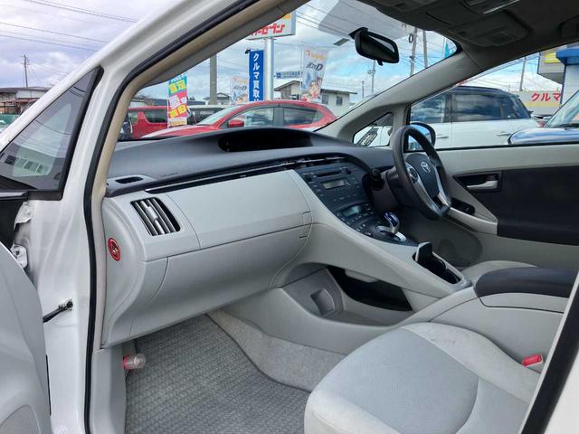 プリウス Ｓ　ワンオーナー／横滑り防止／寒冷地仕様／フロントガラス熱線／リアフォグランプ／フロントフォグランプ／純正１５インチアルミホイール（40枚目）